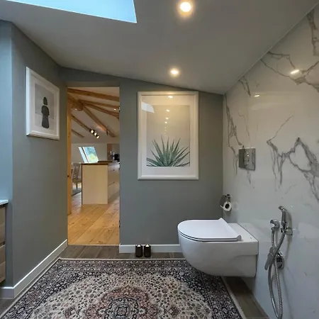 Boutique With Mountain View סופיה