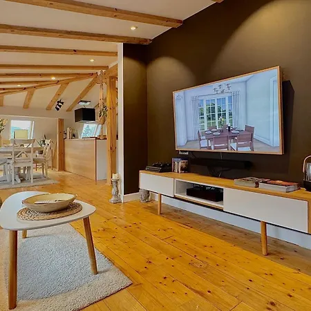 Apartment Boutique With Mountain View