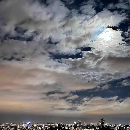 Boutique With Mountain View Apartment *